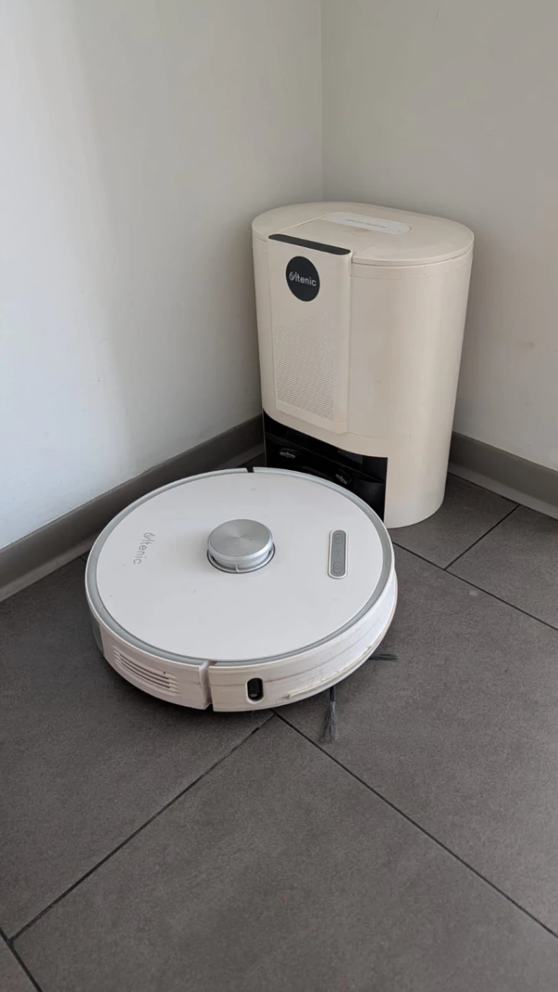 Aspiradora robot Ultenic con estación de vaciado automático