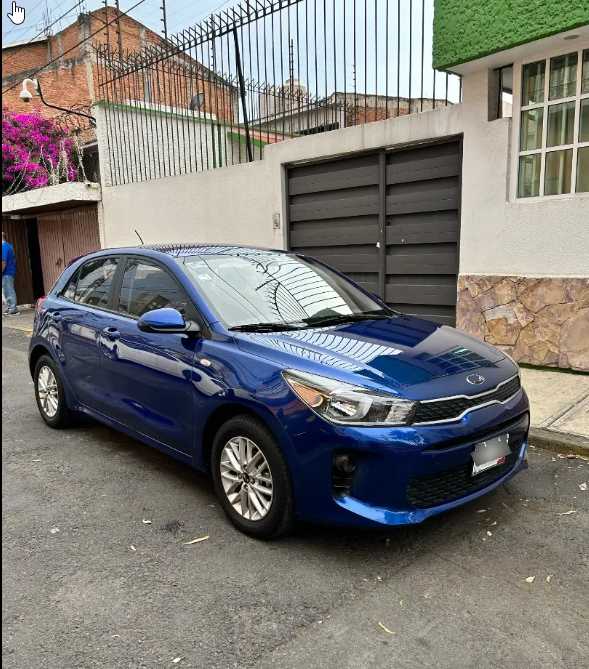 Kia Rio Hatchback azul