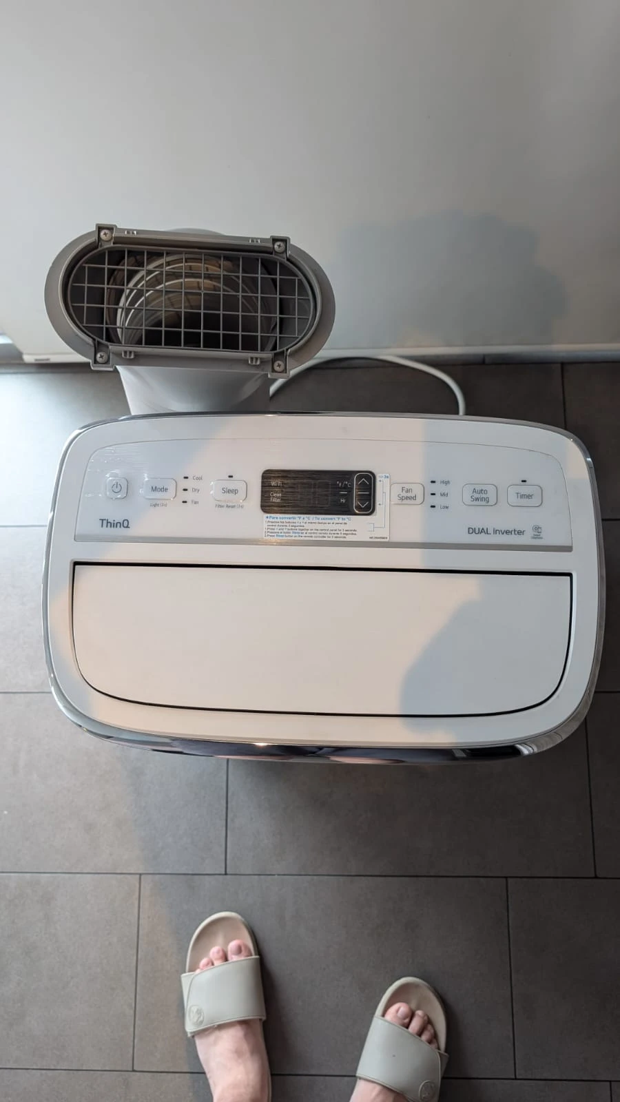 Aire acondicionado portátil LG DUAL Inverter blanco — miniatura 2