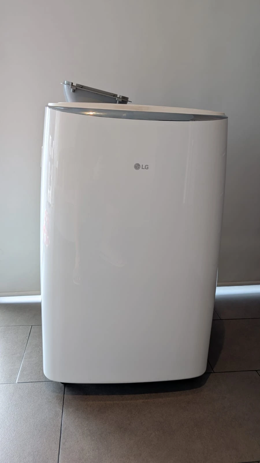 Aire acondicionado portátil LG DUAL Inverter blanco — miniatura 4