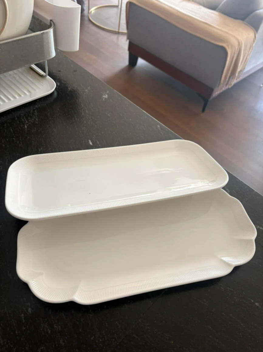Set de dos bandejas de cerámica blancas para servir — foto 1