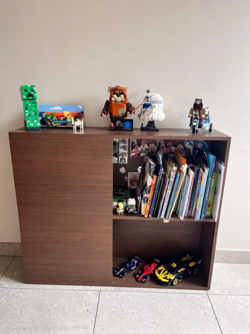 Cama nido de madera oscura y base blanca con estante — miniatura 4
