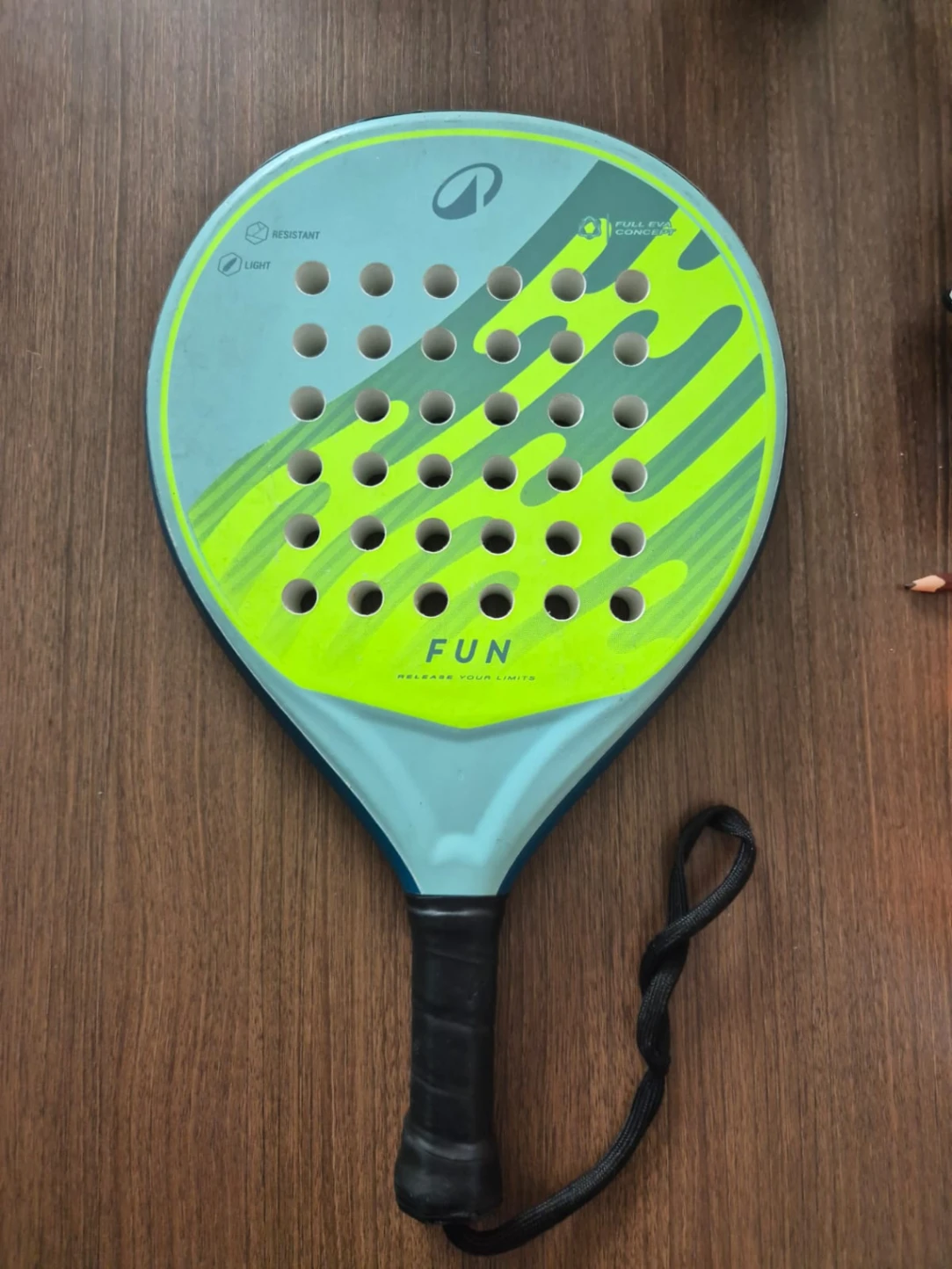 Pala de pádel Domyos azul turquesa y amarillo flúor