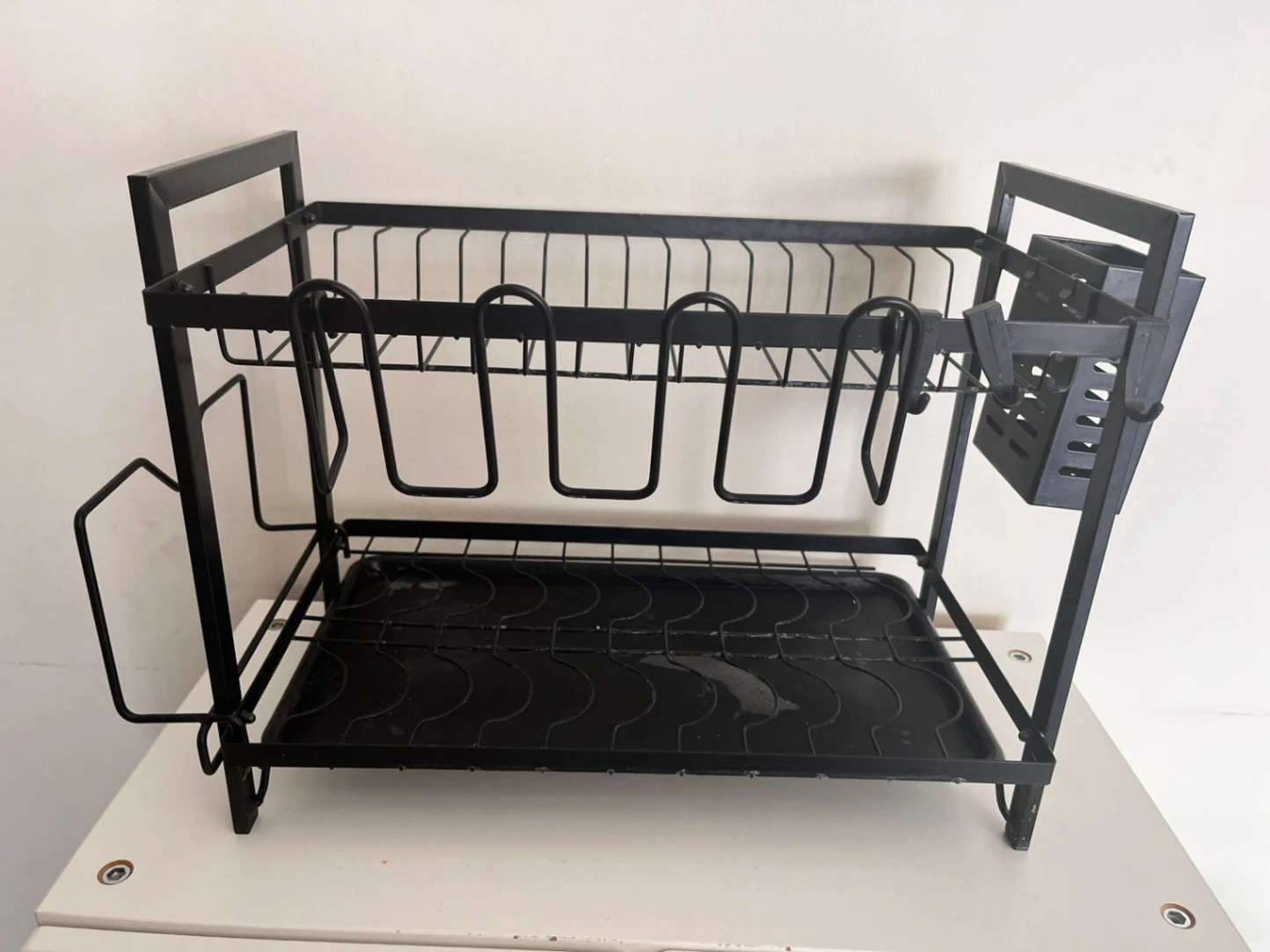 Secaplatos metálico negro de dos niveles con bandeja y soportes — miniatura 2